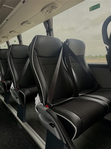 3-POINT SEAT BELTS WITH EXTRA LEG RO  
